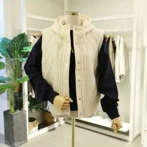 [대구백화점] [오픈클로젯]몸판니트배색후드패딩조끼(RT25BVT700)