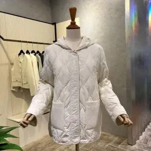 [대구백화점] [ab.f.z]덕다운 후드 니트 포켓 언발 자켓(AOZ4FFD6J)