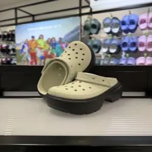 [크록스] 크록스 스톰프 클로그 209347-1HR 린넨 베이지