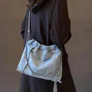 여성용 데님 미니백 골드체인 스트랩 조임끈 캐주얼 백