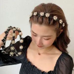 큐빅 집게머리띠 여자 벼머리 앞머리고정 헤어밴드