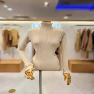 [레코브] 끝단셔링반목니트티 LC31DYKN904X