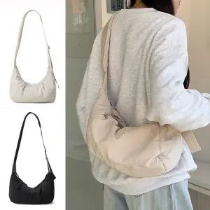 플로아 반달 만두 가방 나일론 크로스백 호보백