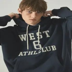 {후아유} 바시티 로고 후드 티셔츠(M) / WHMHF1191M