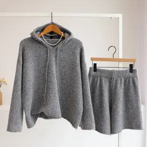 [잇수다] 휴니테 루즈핏 후드 울 니트 + 밴딩 반바지 세트