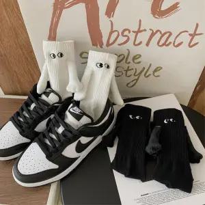 남자 여자 자석 손달린 특이한 커플용 긴목 양말 중길이 패션 성인용 중목 우정