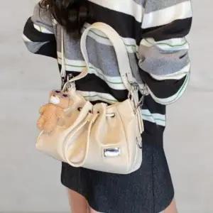 [다잇템] 여성 토트 패션 스트리트 스트랩 끈 조절 크로스백