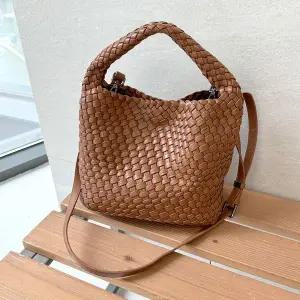 어반백 여성토트백 위빙 토트크로스 중 URB W925