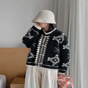 갤러리 자수 니트 가디건 (one color)