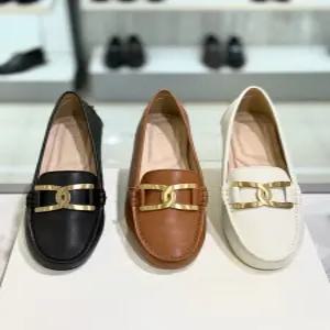 [닥스] 여성 플랫한 닥스로고 포인트 드라이빙슈즈 로퍼 단화 dif519