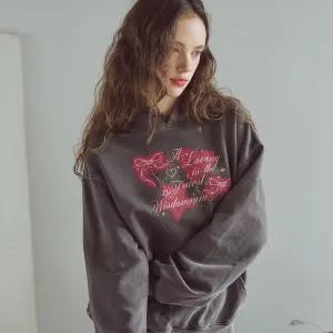 위즈덤 크롭 피그먼트 후드티 브라운