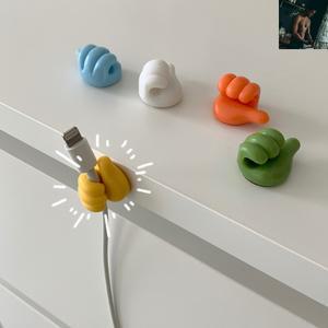 엄지케이블수납 고정후크 휴대폰줄정리 충전기케이블정리 볼펜홀더 이어폰거치대 이어폰케이블정리