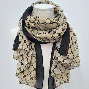 [애슬릿] 여성 로고 패턴 가을 겨울 스카프 머플러