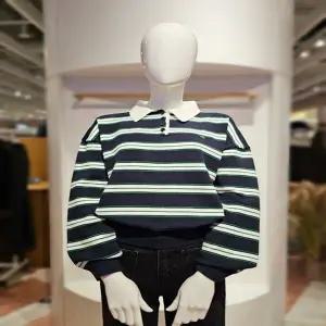 부루앤쥬디 반오픈카라단가라니트 BBRLPO101A