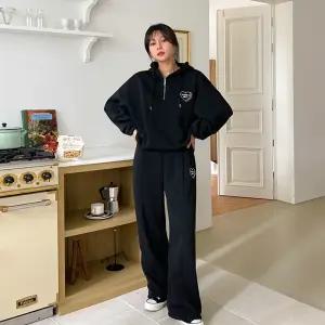 [핑크시슬리] SET/땡스자수 기모 와이드 트레이닝세트