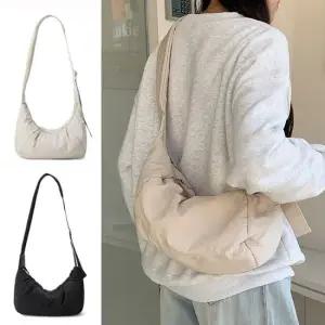 플로아 반달 만두 가방 나일론 크로스백 호보백