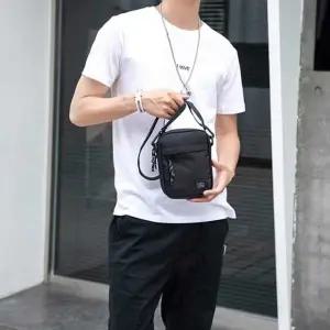 [다잇템] 남성 길이조절 미니멀리즘 워터프루프 옥스포드 주머니 스퀘어 크로스백