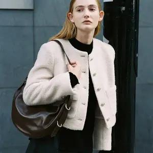 [조이그라이슨](강남점)준 호보백 미디움 플레인 LW4AD3030_H5