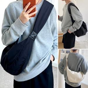 데일리 크로스 메신저백 대학생 보부상가방 넓은 어깨밴드 길이조절