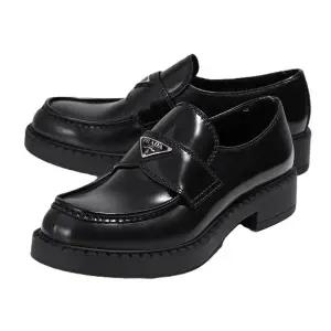 PRADA 프라다 25FW 초콜릿 브러시드 가죽 로퍼 (2DE127 055 F0002)