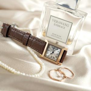 [쥴리어스]클래식 탱크 로마숫자 사각 스퀘어 브라운 가죽 여성시계