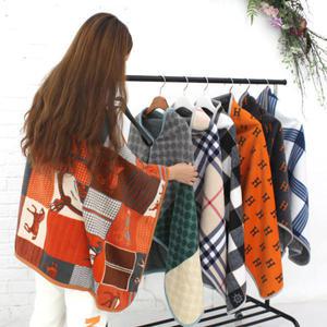 쭈니스토리지 극세사 무릎담요 망토 차량용 캠핑 담요 사무실 똑딱이