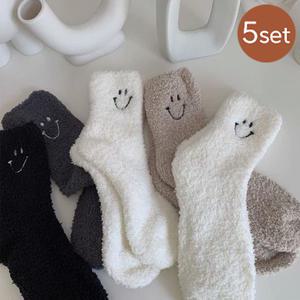 [4켤레] 홈삭스 스마일 수면양말 여성 극세사 기모 포근한 양털 보온 세트