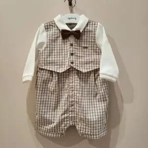 [아가방] DP02 이든벤체크우주복(타이) 01R527502 (S40704680)