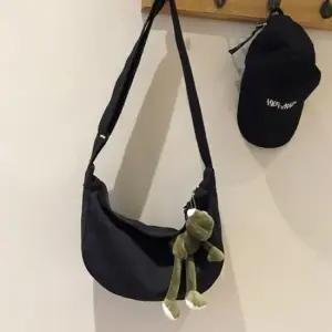 하프문 미니백 여성 술 데일리백 크로스 캐주얼가방 쇼퍼백 반달크로스백 하프문백