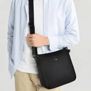 가벼운 사각 남성 크로스백 소지품 핸드폰 수납가방숄더백 천백 남성백 직장인백 가죽 가죽백 서류