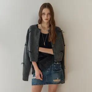 [MAXZA] 리본 포인트 레더 배색 라운드넥 가디건