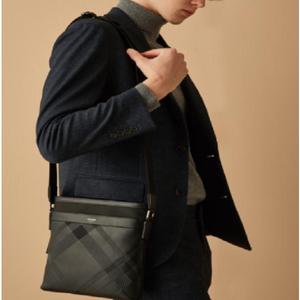 [헤지스](광주신세계)블랙 가죽 체크 실버로고 크로스백 HJBA5E172BK