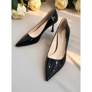 갤러리아 [센터시티] 고세 여성 스텔레토 페미닌  펌프스 OZP4S003 블랙