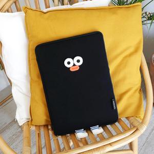 로마네 13인치 폼폼 노트북 파우치 슬림블랙