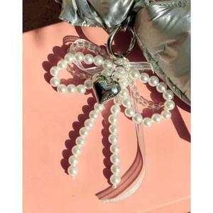 [NS홈쇼핑][헤지스ACC] HIHO4F201IV  크림 진주 리본 비즈 가방 참장식 키링참..