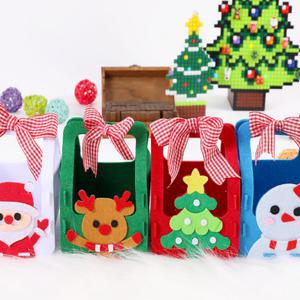 DIY 크리스마스 펠트바구니 산타 가방 만들기 꾸미기 붙이기 부직포 데코 소품 연말 어린이 수업