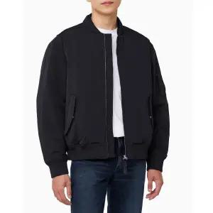 [롯데백화점]캘빈클라인 남성 CK 릴렉스핏 봄버 점퍼 자켓 블랙 J327058 (J327058-BEH)