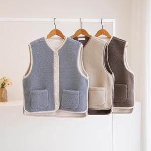 [잇수다] 오즈넌 라인배색 덤블 뽀글이 조끼