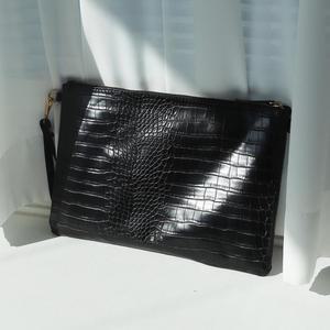 [벨가] 가죽 남자 악어무늬 일수 가방 클러치백