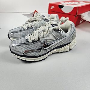 [나이키]줌 보메로5 포톤더스트 메탈릭 실버 여성 남성 런닝화 운동화