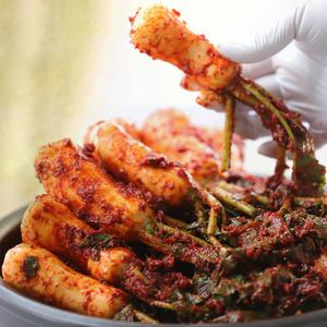 아삭달콤 전라도 총각김치 알타리김치 2kg 여수 알타리무 특제양념장 사용