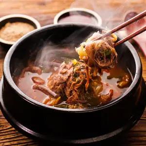 고소 쫄깃 입맛도는 보양식 푸짐한 염소탕 720gx3팩