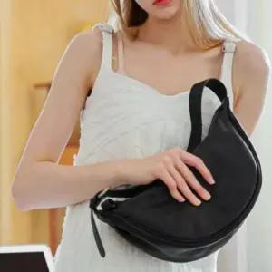 송아지 인기 반달크로스백 데일리 가죽 여성 호보백