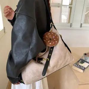 [다잇템] 여자 버클 2WAY 백팩 세무 레더 도넛키링 숄더백