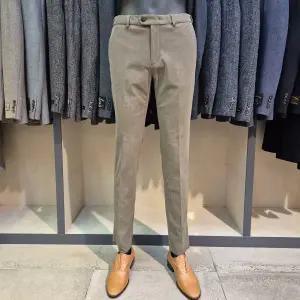 [바쏘](마산점)가을 겨울 카키 컬러 히든밴딩 남성 골덴바지