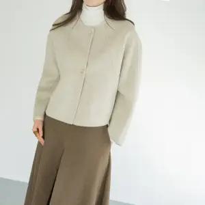 엄마옷 마담4060 울노카라버튼자켓 중년여성 데일리 모던베이직-ZJK2510024-
