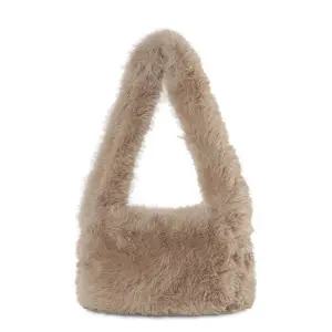 [아도라하우스]어반백 여성숄더/쇼퍼백 페이크퍼 숄더백URB_W388