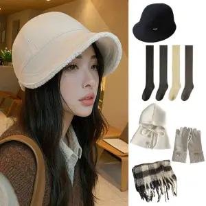 겨울 준비템 여성 벙거지 모자 양말 넥워머 바라클라바 장갑 모음