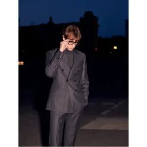 [COUTURE] REDA 브러쉬드 울 스트라이프 레귤러 핏 더블 브레스티드 수트 재킷 -