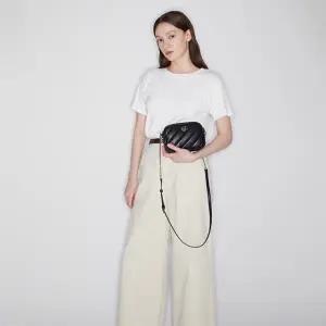 [롯데백화점]랩 슬래쉬 카메라백(AR7AB705)